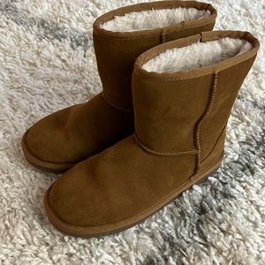 Kookaburra by Ugg Youth Boots